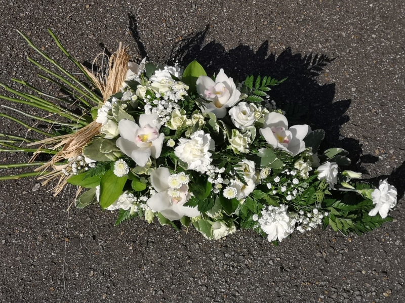 funeral flowers, spray, oasis, white, sympathy, male, female, harold wood florist, delivery, romford