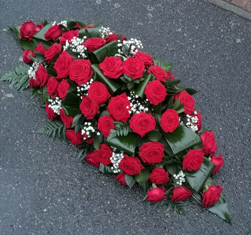 red, rose, coffin, casket, spray, flowers, tribute, luxury, love, florist, romford, harold wood,havering delivery