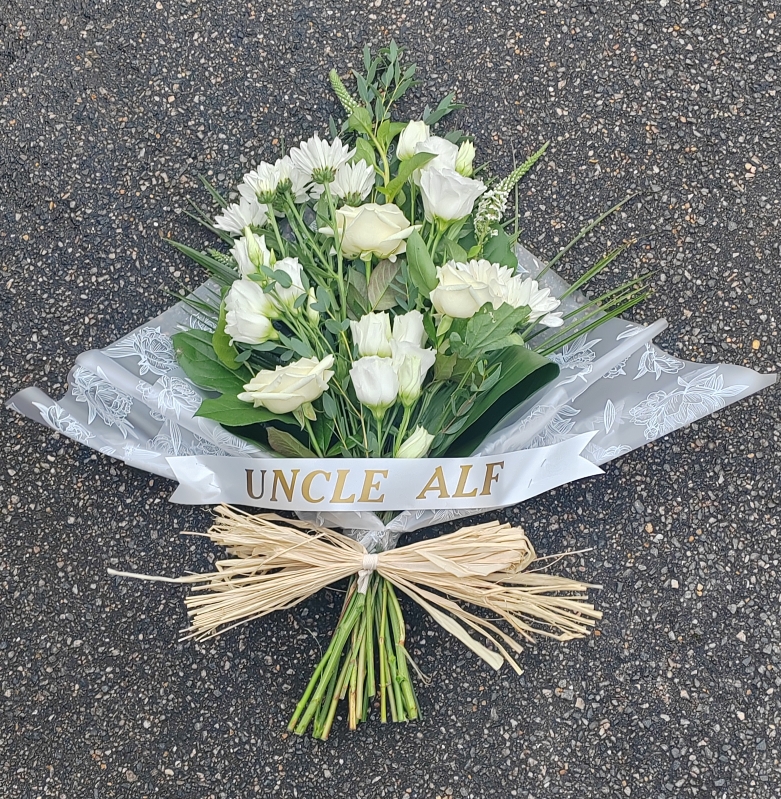 sheaf, sheaves, flat bouquet, funeral bouquet, white, funeral, tribute, oasis, wreath, posy, flowers, florist, harold wood, romford, havering, brentwood, dagenham, delivery