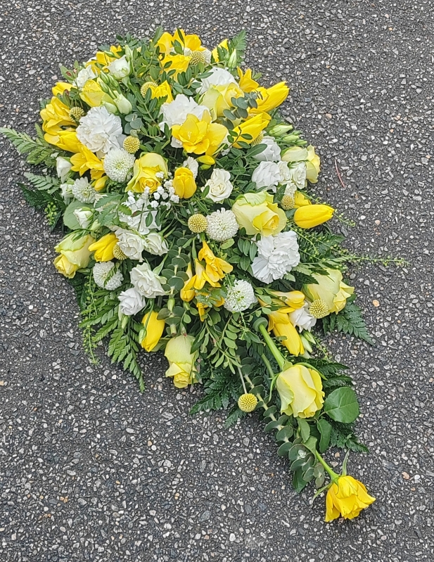 coffin, spray. casket, tribute, flowers, funeral, yellow, white, deluxe, florist, harold wood, romford, havering, brentwood, dagenham, delivery