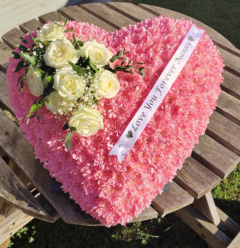 heart, pink, roses, female, funeral, tribute, wreath, oasis, flowers, florist, delivery, harold wood, romford, havering