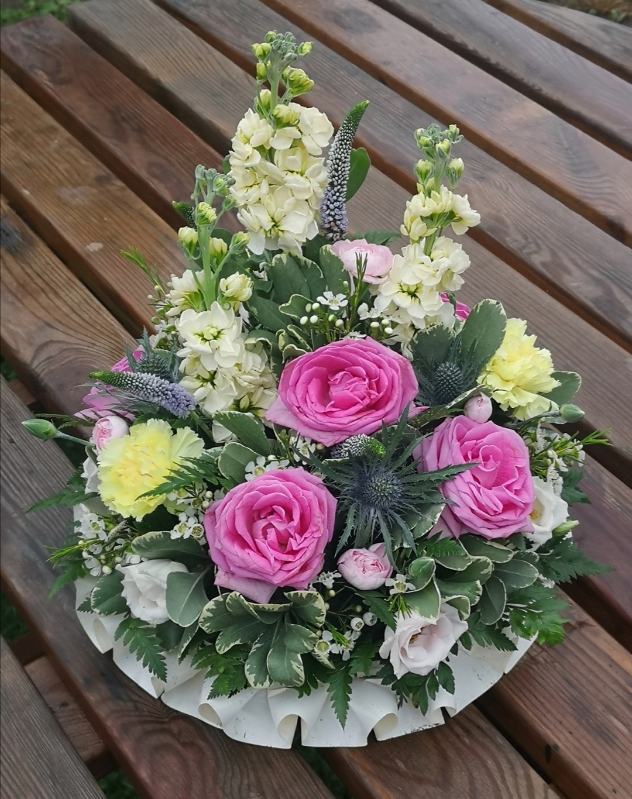 posy, posies, counrty garden, rustic, funeral, tribute, wreath, flowers, florist, delivery, harold wood, romford, havering