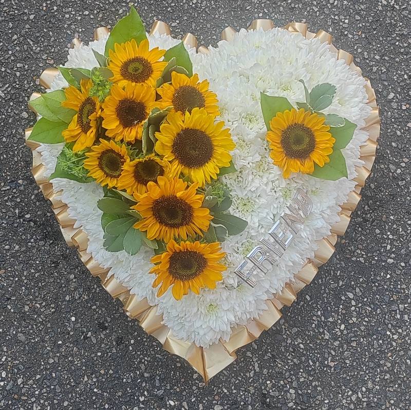 heart, colourful, yellow, sunflower, white, male, female, funeral, tribute, wreath, flowers, florist, delivery, harold wood, romford havering