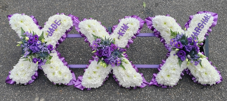 kiss,goodbye, x, goodnight, kisses, funeral, tribute, wreath, flowers, florist, havering, harold wood, romford, brentwood, dagenham, delivery