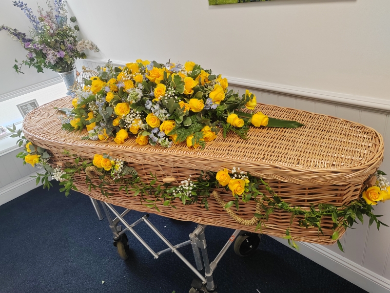 casket, coffin, spray, yellow, blue, male, female, roses, funeral, tribute, flowers, oasis, wreath, harold wood, romford, havering, brentwood, dagenham,  delivery