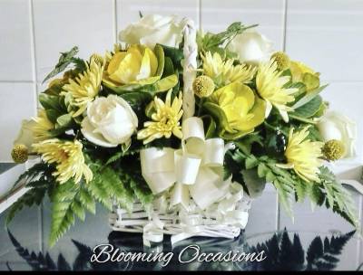 basket, springtime, flowers, oasis, birthday, anniversary, yellow, white, gift, tribute, florist, flowers, harold wood, romford, havering, delivery
