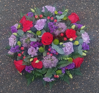 funeral flowers, posy, oasis, rose, red, purple,, sympathy, male, female, harold wood florist, delivery, romford, havering