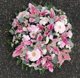 posy, posies, funeral, tribute, pink, lily, rose, wreath, flowers, florist, delivery, harold wood, romford, havering