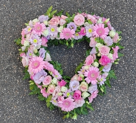 heart, colourful, pink, lilac,, male, female, funeral, tribute, wreath, flowers, florist, delivery, harold wood, romford havering, open heart, loose flower, pastel shades