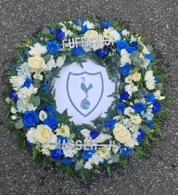 wreath, tottenham, hotspur, spurs, circle, blue, white, man, male, oasis, funeral, tribute, flowers, harold wood, romford, florist, delivery, havering