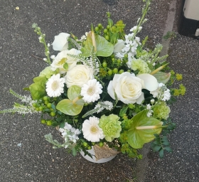 luxury, bouquet, flowers, handtie, water bouquet, gift, mothers day, anniversary, birthday, delivery, harold wood, romford, havering