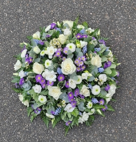 posy, posies, lilac, purple, white, funeral, tribute, wreath, flowers, florist, delivery, harold wood, romford havering