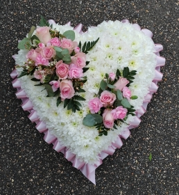 heart, white, pink, sympathy, funeral, tribute, wreath, oasis, flowers, florist, delivery, harold wood, romford