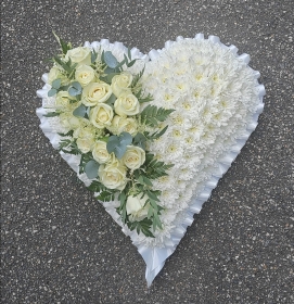 heart, white, male, female, funeral, tribute, wreath, flowers, oasis, florist, delivery, harold wood, romford, brentwood, dagenham, havering, delivery