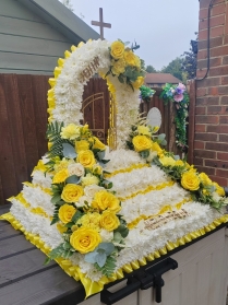 gates of heaven, heavens gate, pearly gates, st peterf, steps , stairway, funeral, flowers, wreath, oasis, bespoke, tribute, florist,harold wood, romford, brentwood, dagenham, delivery