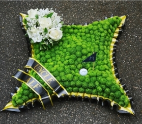 funeral, flowers, golf, golf ball, golfing, green, tribute, flag, florist, harold wood, romford, havering, delivery