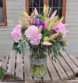 vase, arrangement, lily, pink, roses, hydrangea, anniversary, flowers, gift, florist, harold wood, romford, havering, brentwood, dagenham,delivery