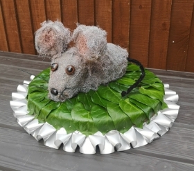 mouse, rat, vermin, 3d, funeral, flowers, tribute, wreath, oasis, florist, harold wood, romford, havering, delivery