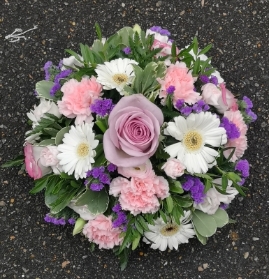 posy, posies, lilacs, funeral, tribute, wreath, oasis, flowers, florist, delivery, harold wood, romford havering