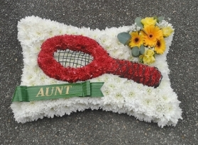 funeral, flowers, tennis racket, tennis racquet, tennis, Wimbledon, wreath, tribute, florist, harold wood, romford, havering, delivery