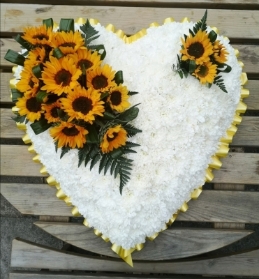 heart, colourful, yellow, sunflower, white, male, female, funeral, tribute, wreath, flowers, florist, delivery, harold wood, romford havering